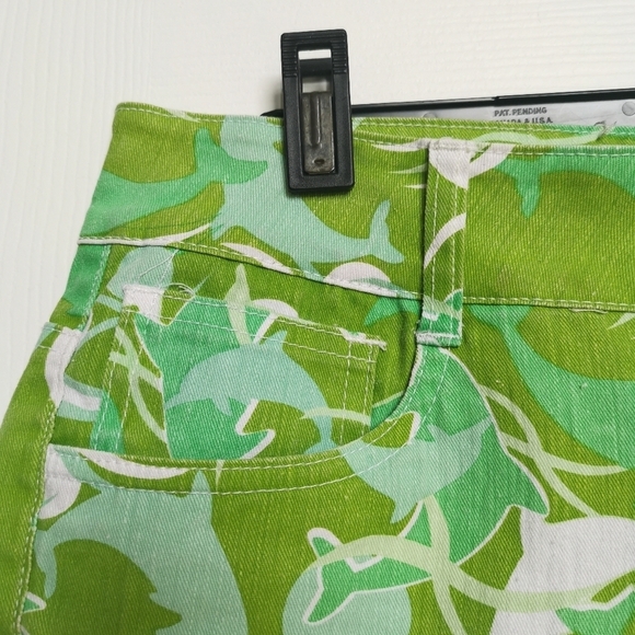 🩵3/$25🩵 Y2K Crest Jean Groovy Green Dolphin Shorts - Picture 6 of 9